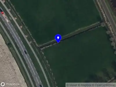 Brandweer met grote spoed naar de Winsumerstraatweg in Winsum vanwege voertuigen te water