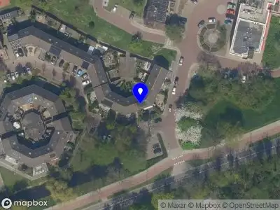 Ambulance met grote spoed naar de Verschansing in Rozenburg