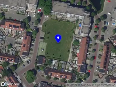 Ambulance met grote spoed naar de Suze Groeneweg-erf in Dordrecht