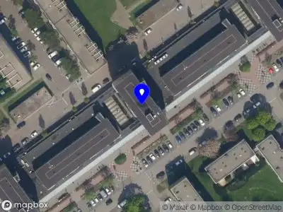 Ambulance met grote spoed naar de Monseigneur Nolenslaan in Schiedam