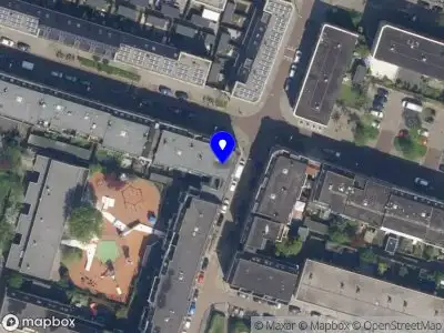 Ambulance met grote spoed naar de Tochtstraat in Rotterdam