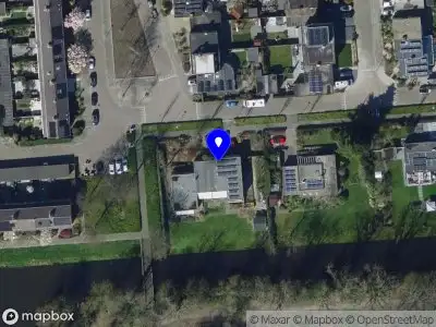 Brandweer met grote spoed naar de Abelenstraat in Spijkenisse vanwege gebouwbrand