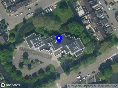 Brandweer met gepaste spoed naar de W van der Knoopdreef in Volendam vanwege een liftopsluiting