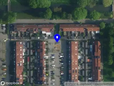 Ambulance met grote spoed naar de Jan van der Neuthof in Amsterdam