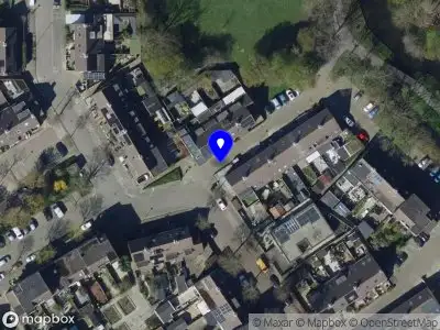 Ambulance met grote spoed naar de Anjougaard in Spijkenisse