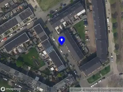 Ambulance met grote spoed naar de 1e Opbouwstraat in Rotterdam