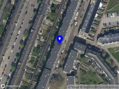 Ambulance met grote spoed naar de Multatulistraat in Rotterdam