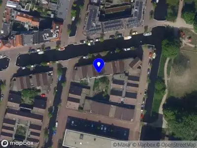 Ambulance met gepaste spoed naar de Wevershof in Leiden