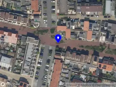 Ambulance met grote spoed naar de Solislaan in Capelle aan den IJssel