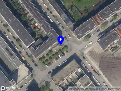 Ambulance met grote spoed naar de Riebeekstraat in Rotterdam