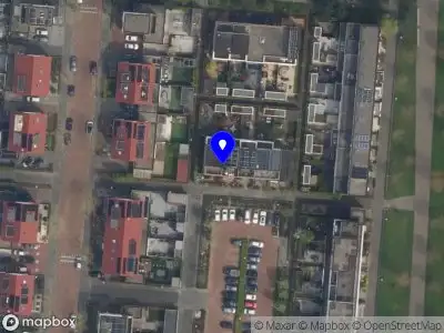 Ambulance met gepaste spoed naar de Sardiniëhof in Rotterdam