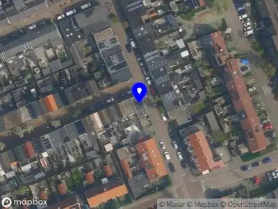 Ambulance met grote spoed naar de Sophiastraat in Pijnacker