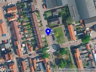 Brandweer met grote spoed naar de Prinses Beatrixstraat in Genemuiden vanwege voertuigbrand