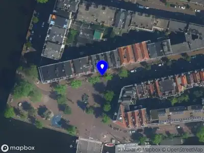 Ambulance met grote spoed naar de Zoutkeetsplein in Amsterdam