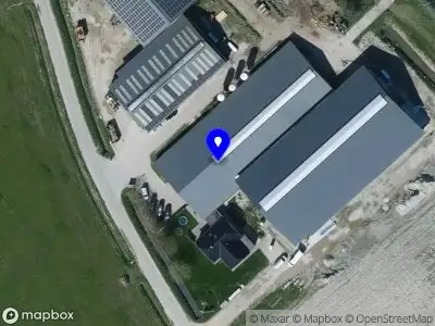 Politie naar de Klaverseweg in Goedereede vanwege voertuigen te water