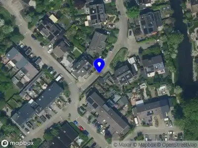 Brandweer met gepaste spoed naar de Fluitekruid in Purmerend vanwege waarnemen gaslucht