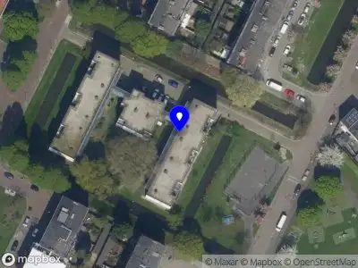 Ambulance met grote spoed naar de Witte Dorphof in Rotterdam