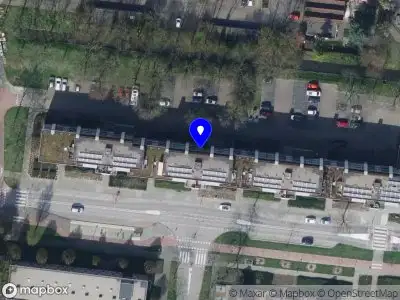 Ambulance met grote spoed naar de Hendrik Hamerstraat in 's-Gravendeel