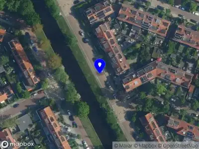 Ambulance met grote spoed naar de Kastanjelaan in Amstelveen