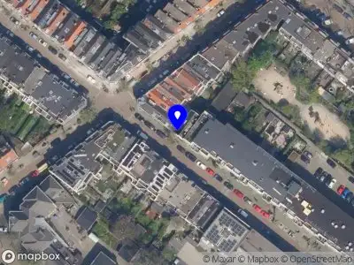 Ambulance met gepaste spoed naar de Philips Willemstraat in Rotterdam