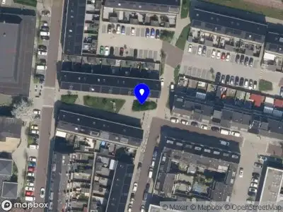 Ambulance met grote spoed naar de Daltonstraat in Schiedam