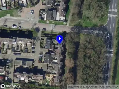 Ambulance met grote spoed naar de Reiger in Hoogvliet Rotterdam