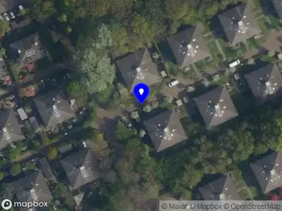 Ambulance met grote spoed naar de Ad van Emmenesstraat in 's-Gravenhage