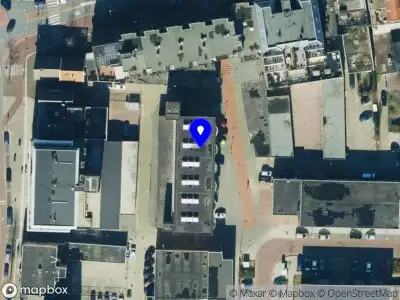 Brandweer met grote spoed naar de Kruisstraat in Hoogeveen vanwege voertuigbrand