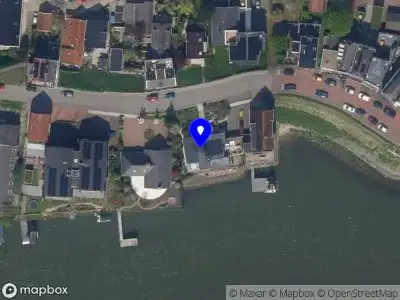 Ambulance met grote spoed naar de Voorstraat in Lekkerkerk