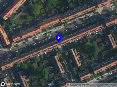 Ambulance met grote spoed naar de Karnstraat in Amsterdam