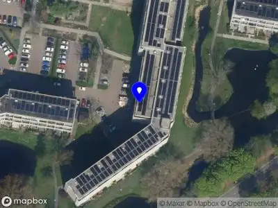 Ambulance met grote spoed naar de De Baronie in Capelle aan den IJssel