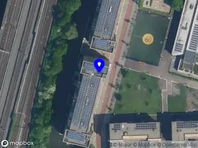 Ambulance met grote spoed naar de Berceusestraat in Amsterdam