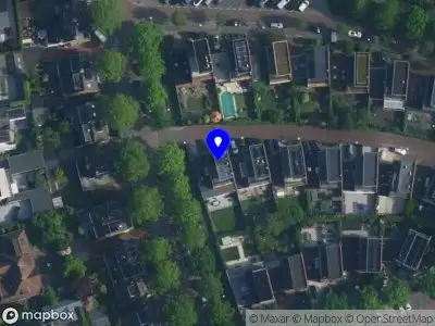 Ambulance met grote spoed naar de Corneillelaan in Amstelveen