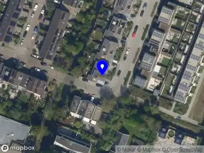 Brandweer met gepaste spoed naar de Leendert Butterstraat in Rotterdam