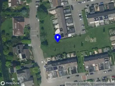 Ambulance met grote spoed naar de Beukenlaan in Volendam