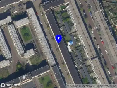 Ambulance met grote spoed naar de Pieter Langendijkstraat in Rotterdam