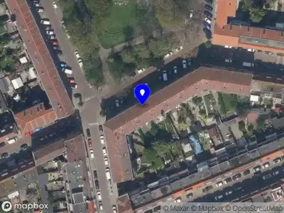 Ambulance met grote spoed naar de Mendelssohnplein in Vlaardingen