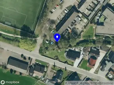 Politie naar de Vijfsprongweg in Wekerom vanwege voertuigen te water