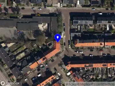 Brandweer met gepaste spoed naar de Primulastraat in Leeuwarden vanwege een buitenbrand