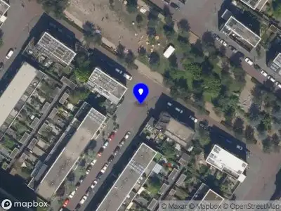 Ambulance met gepaste spoed naar de Jacques Nycolaasstraat in Rotterdam