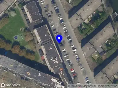 Ambulance met gepaste spoed naar de Nassauhaven in Rotterdam