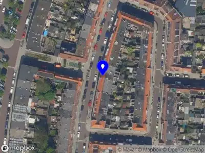Ambulance met gepaste spoed naar de J A Alberdingk Thijmstraat in Schiedam