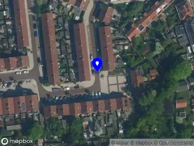 Ambulance met grote spoed naar de Tiengemetenstraat in Amsterdam