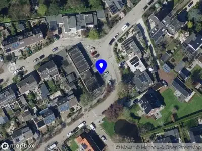 Ambulance met grote spoed naar de Nassaustraat in Barendrecht