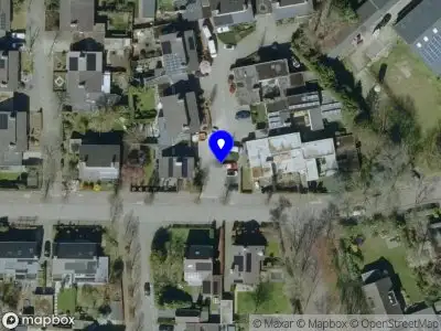 112 melding Brandweer met grote spoed naar de Thebislaan in Waalre vanwege gebouwbrand