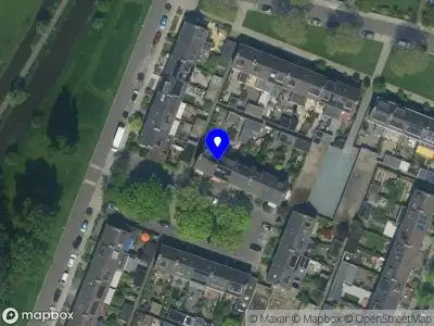 Ambulance met grote spoed naar de Wostokplein in Krommenie