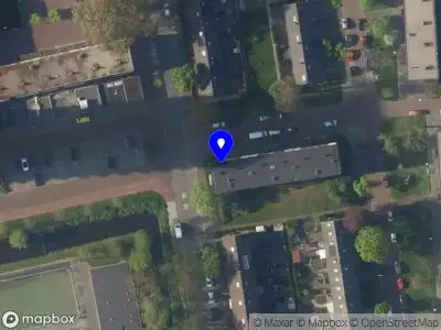 Ambulance met grote spoed naar de Johannes Poststraat in Leiden