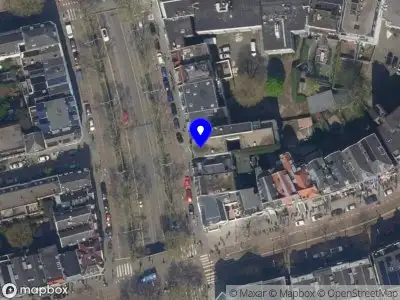Ambulance met gepaste spoed naar de 's-Gravendijkwal in Rotterdam