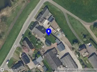 Ambulance met grote spoed naar de Bergstoep in Streefkerk