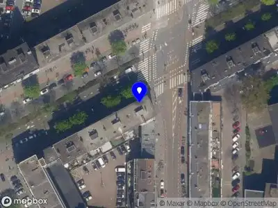 Ambulance met grote spoed naar de Admiraal de Ruyterweg in Rotterdam